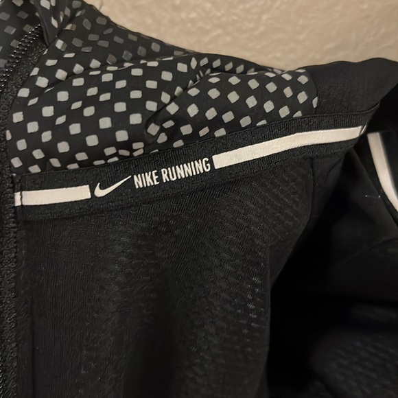 NWT Nike Storm-Fit 5 Nike Shield Reflective Windproof Waterproof Jacket XS - Picture 8 of 16